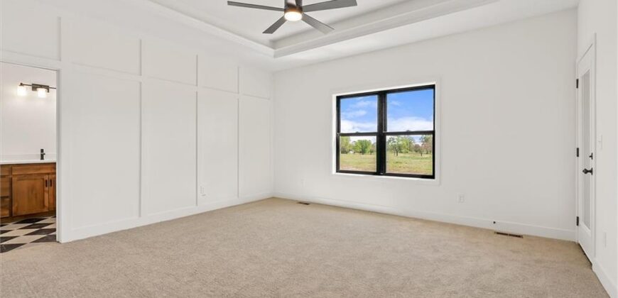 9619 Stockdale Road, Liberty, MO 64068