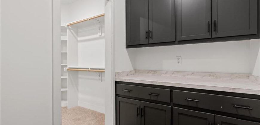 9619 Stockdale Road, Liberty, MO 64068