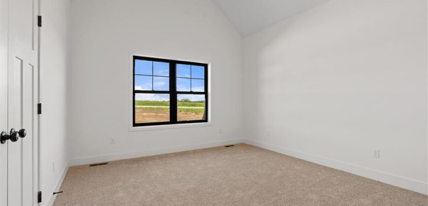 9619 Stockdale Road, Liberty, MO 64068