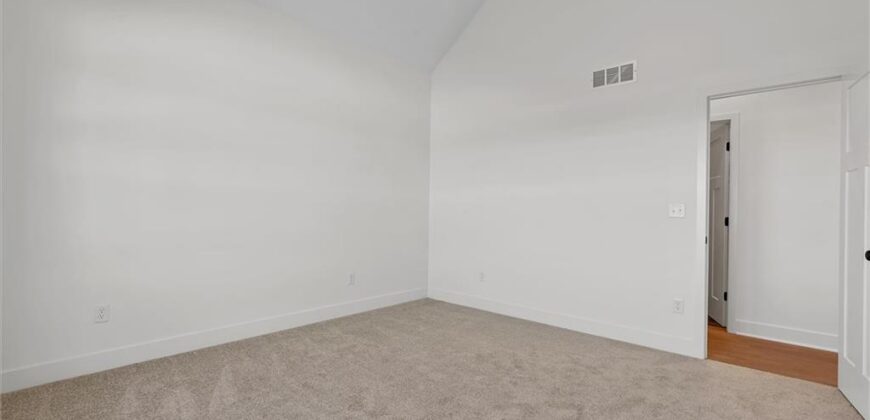 9619 Stockdale Road, Liberty, MO 64068