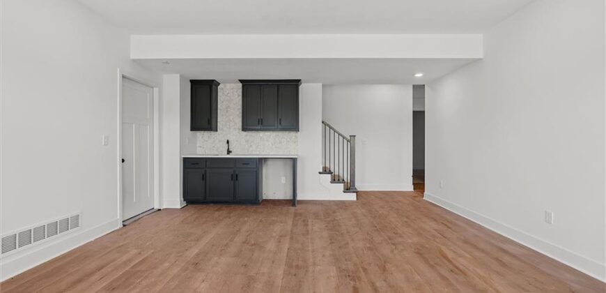 9619 Stockdale Road, Liberty, MO 64068