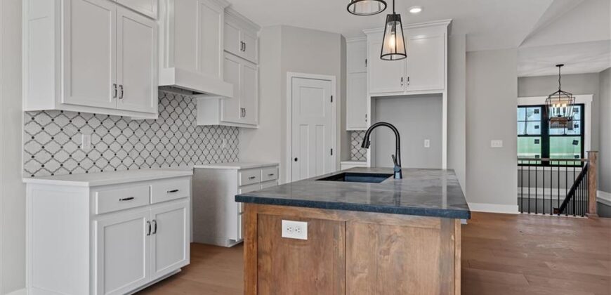 9901 Stockdale Road, Liberty, MO 64068