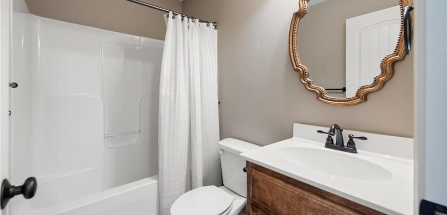 194 N Camelot Drive, Liberty, MO 64068