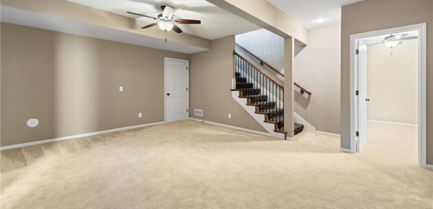 194 N Camelot Drive, Liberty, MO 64068
