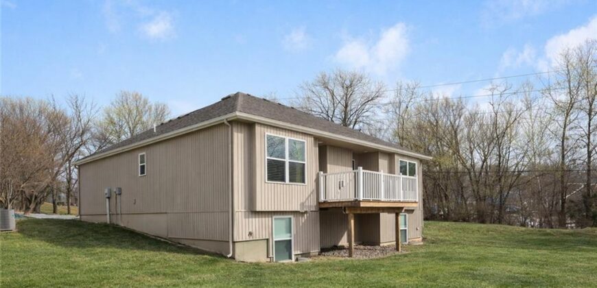194 N Camelot Drive, Liberty, MO 64068