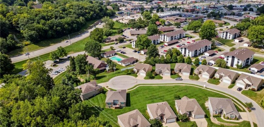 194 N Camelot Drive, Liberty, MO 64068