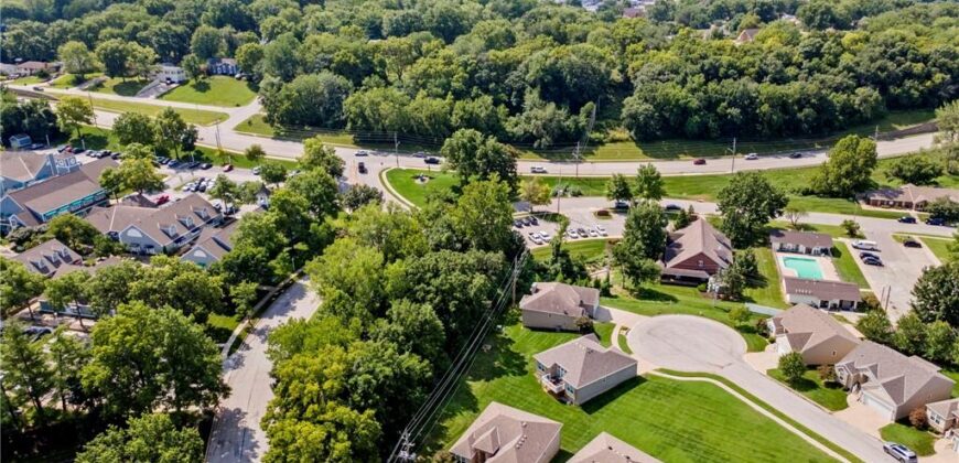 194 N Camelot Drive, Liberty, MO 64068
