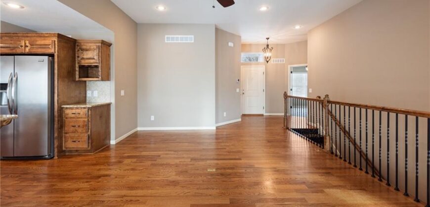 194 N Camelot Drive, Liberty, MO 64068