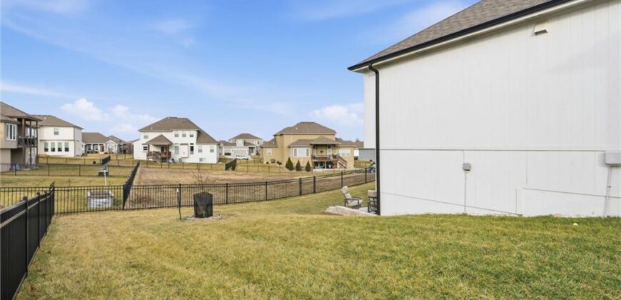 318 Old Trail Run N/A, Kearney, MO 64060