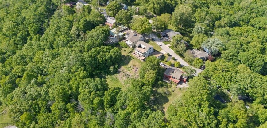 3630 N Briarcliff Road, Kansas City, MO 64116