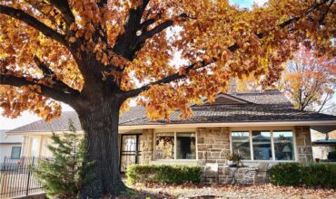 3630 N Briarcliff Road, Kansas City, MO 64116
