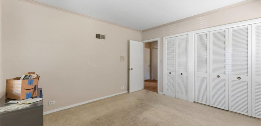 3630 N Briarcliff Road, Kansas City, MO 64116