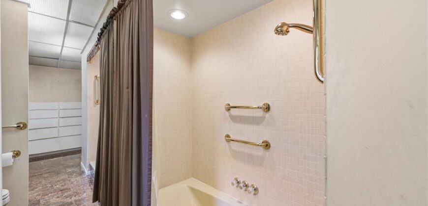 3630 N Briarcliff Road, Kansas City, MO 64116