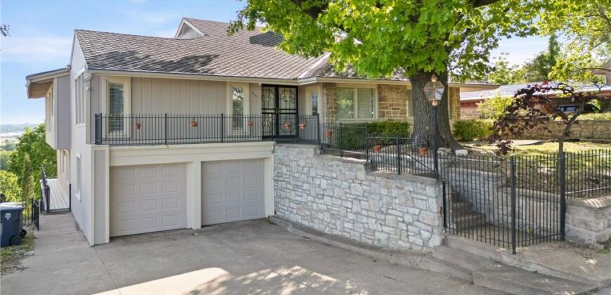 3630 N Briarcliff Road, Kansas City, MO 64116