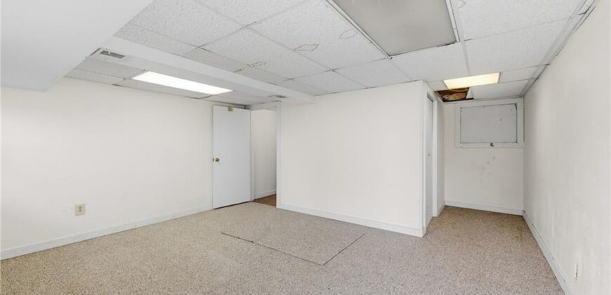 3630 N Briarcliff Road, Kansas City, MO 64116