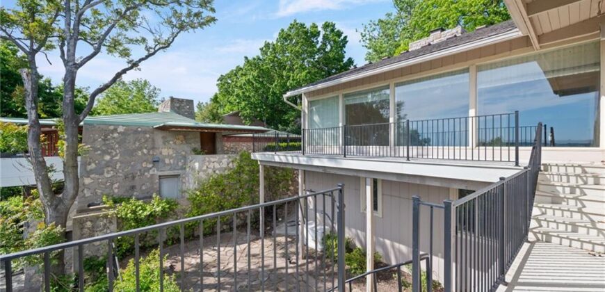 3630 N Briarcliff Road, Kansas City, MO 64116