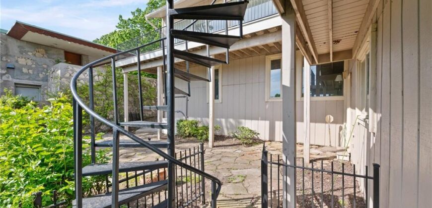 3630 N Briarcliff Road, Kansas City, MO 64116