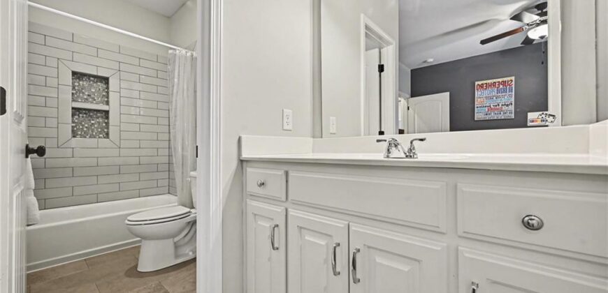 18301 Belinda Drive, Smithville, MO 64089