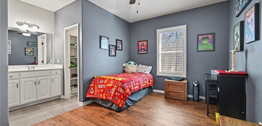 18301 Belinda Drive, Smithville, MO 64089