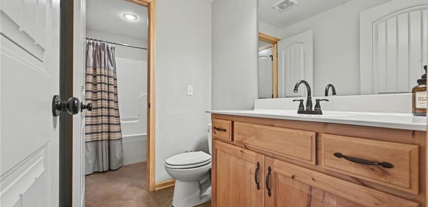 18301 Belinda Drive, Smithville, MO 64089
