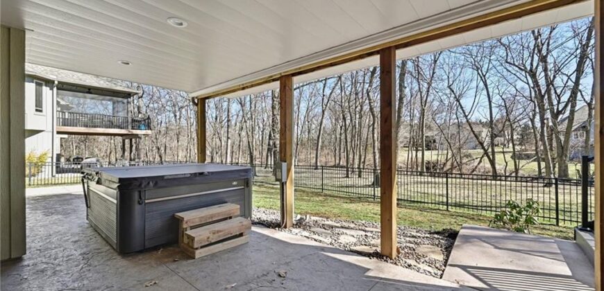 18301 Belinda Drive, Smithville, MO 64089