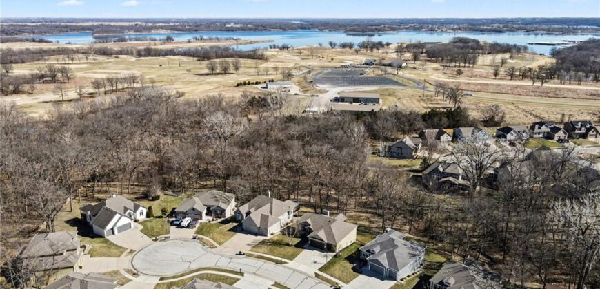 18301 Belinda Drive, Smithville, MO 64089