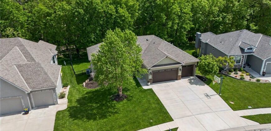 18301 Belinda Drive, Smithville, MO 64089