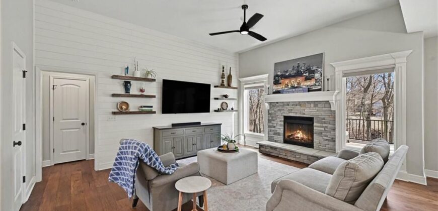 18301 Belinda Drive, Smithville, MO 64089