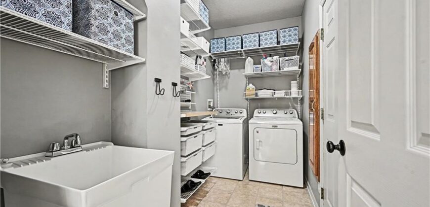 1561 Parkside Drive, Liberty, MO 64068