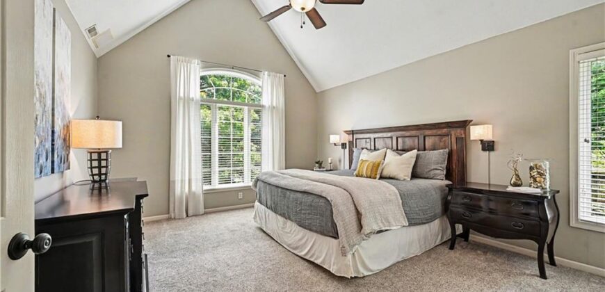 1561 Parkside Drive, Liberty, MO 64068
