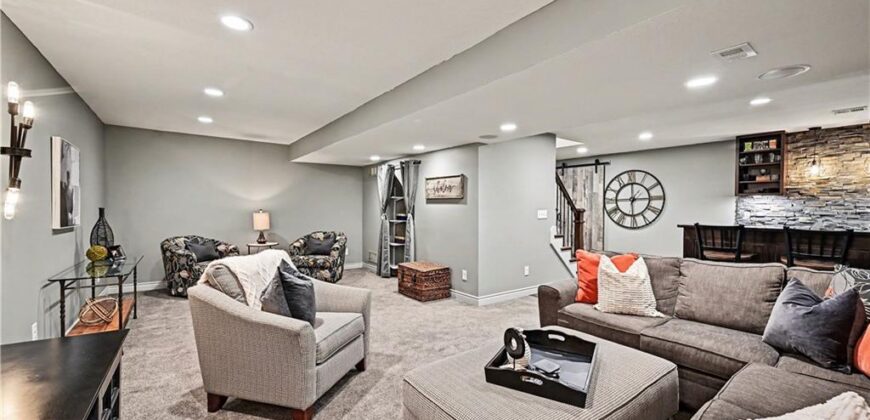 1561 Parkside Drive, Liberty, MO 64068
