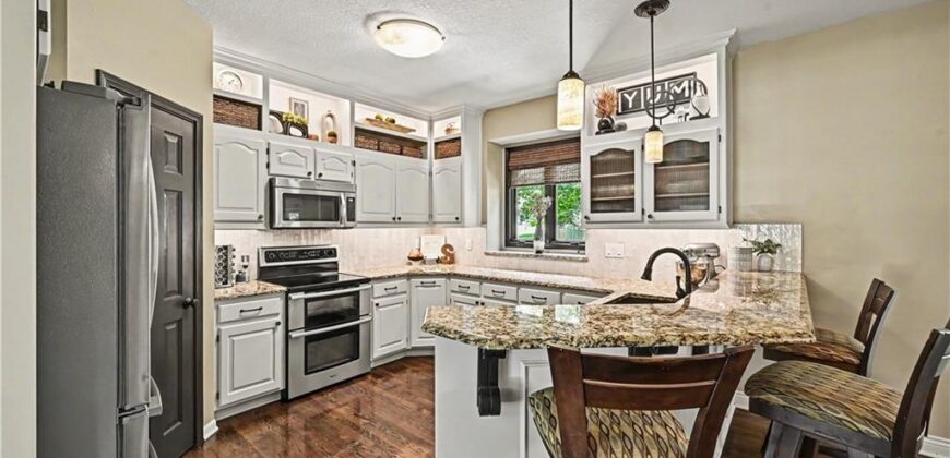 1561 Parkside Drive, Liberty, MO 64068