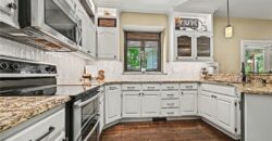 1561 Parkside Drive, Liberty, MO 64068