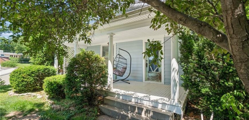 424 Walnut Street, Weston, MO 64098