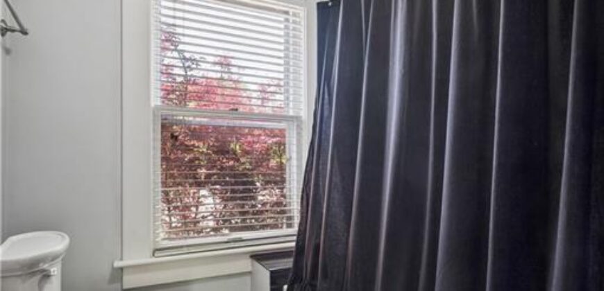 424 Walnut Street, Weston, MO 64098