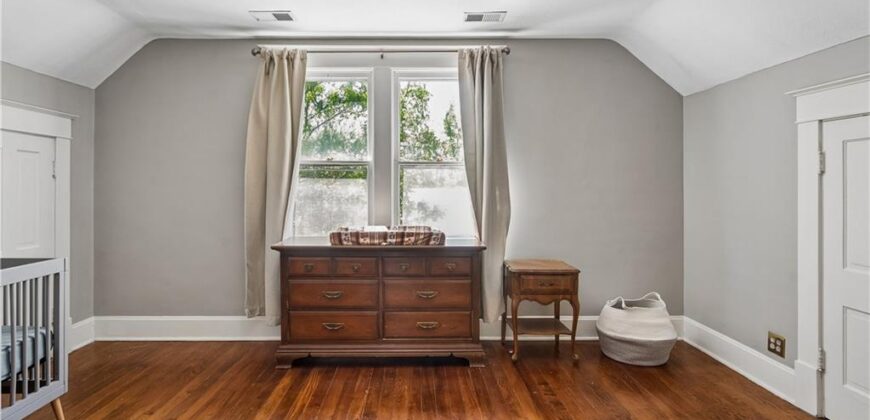 424 Walnut Street, Weston, MO 64098