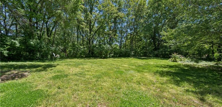 424 Walnut Street, Weston, MO 64098
