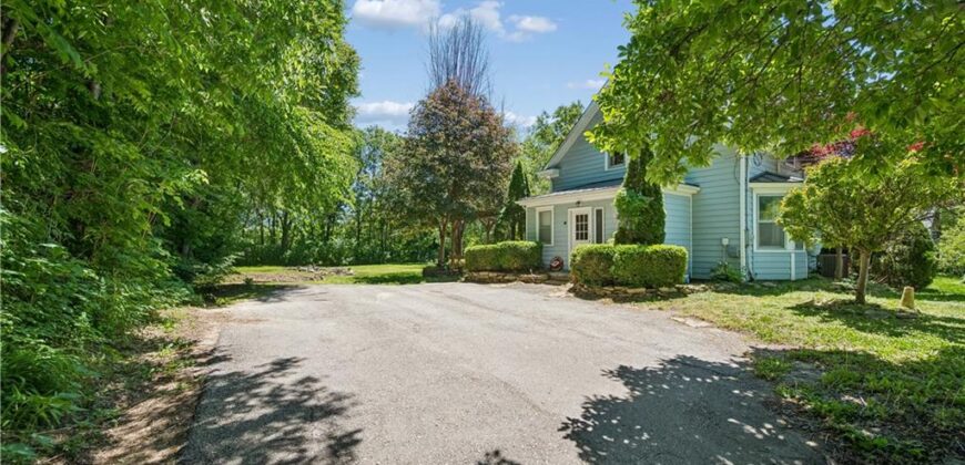 424 Walnut Street, Weston, MO 64098