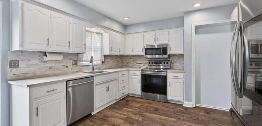 4012 NE 63rd Street, Gladstone, MO 64119