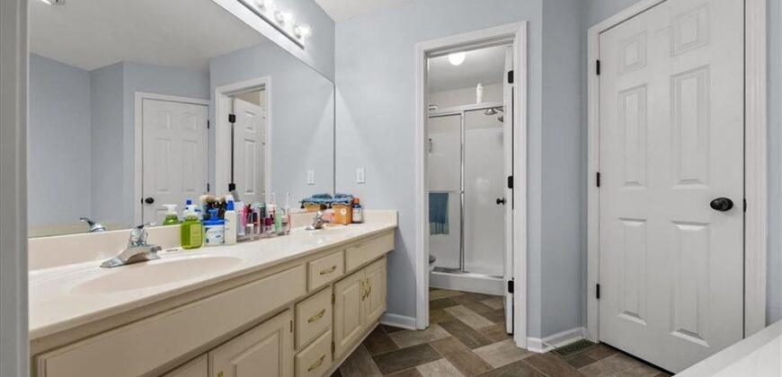 1104 Regency Drive, Kearney, MO 64060