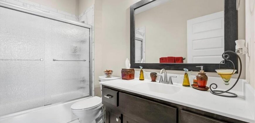 10008 N Revere Court, Kansas City, MO 64154