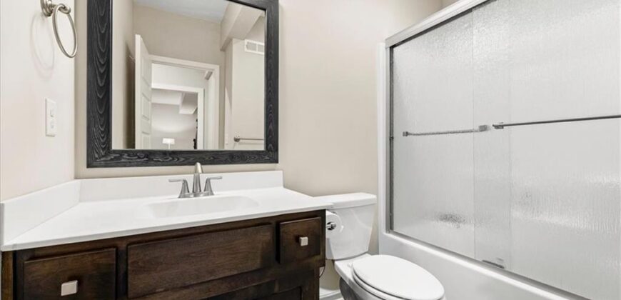 10008 N Revere Court, Kansas City, MO 64154