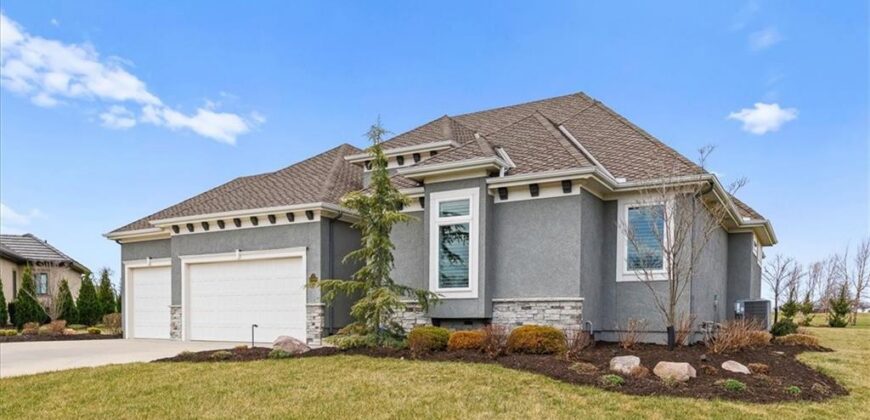 10008 N Revere Court, Kansas City, MO 64154