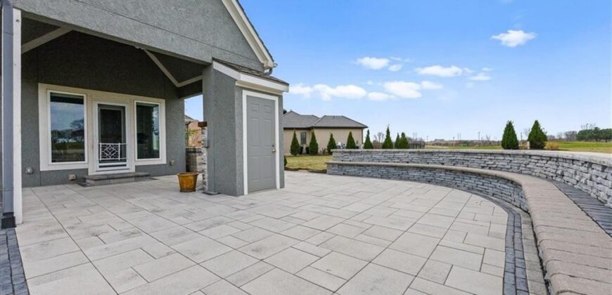 10008 N Revere Court, Kansas City, MO 64154