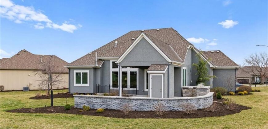 10008 N Revere Court, Kansas City, MO 64154