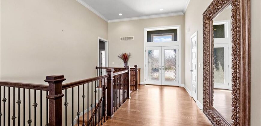 10008 N Revere Court, Kansas City, MO 64154