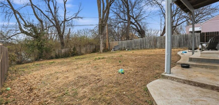 1224 NE 43rd Terrace, Kansas City, MO 64116