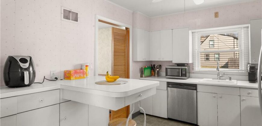4819 NE Sherwood Drive, Kansas City, MO 64119