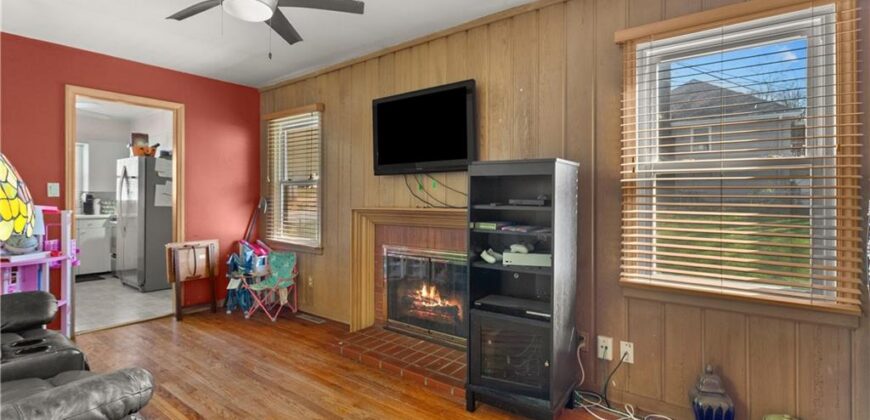 4819 NE Sherwood Drive, Kansas City, MO 64119