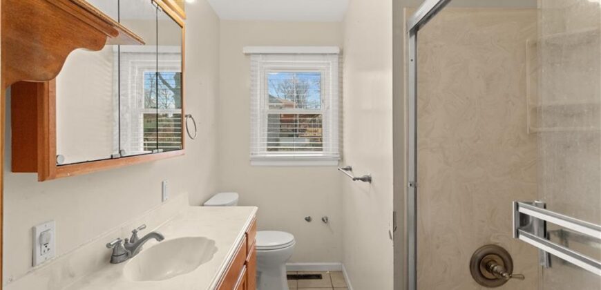 4819 NE Sherwood Drive, Kansas City, MO 64119